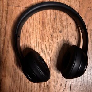 Beats by Dre Studio Over-Ear Black Wireless Headphones